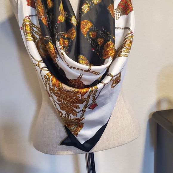 Gorgeous Silk Scarf - Picture 5 of 5